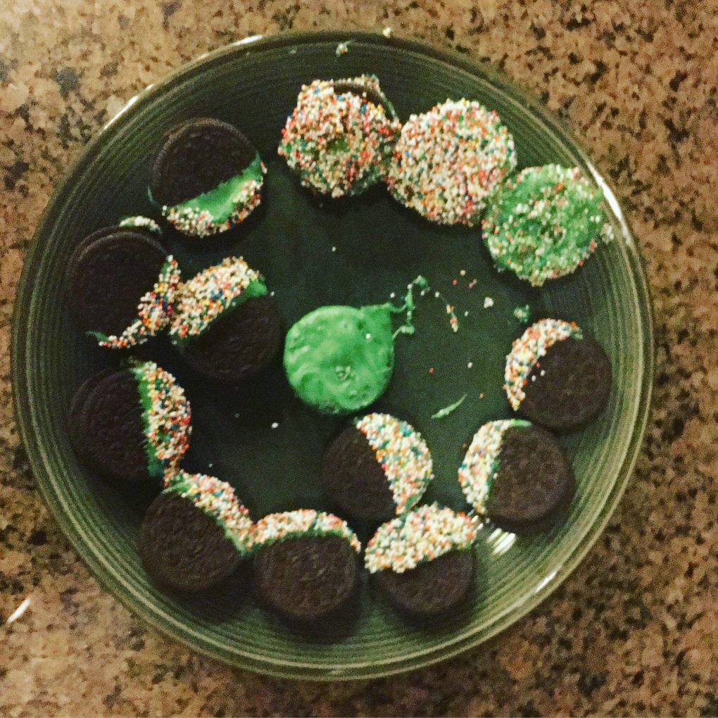 St. Patrick’s Day Oreos – (Don’t judge the ugly pic please)
