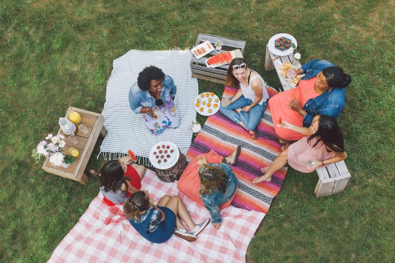 Host a Summer picnic!!